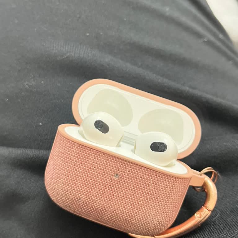 Spigen Airpods Kılıfındaki Tasarım Hataları