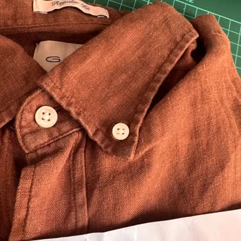 Keten Gömlekte Bariz Renk Solması Ve Müşteri Hizmetlerinde Hayal Kırıklığı