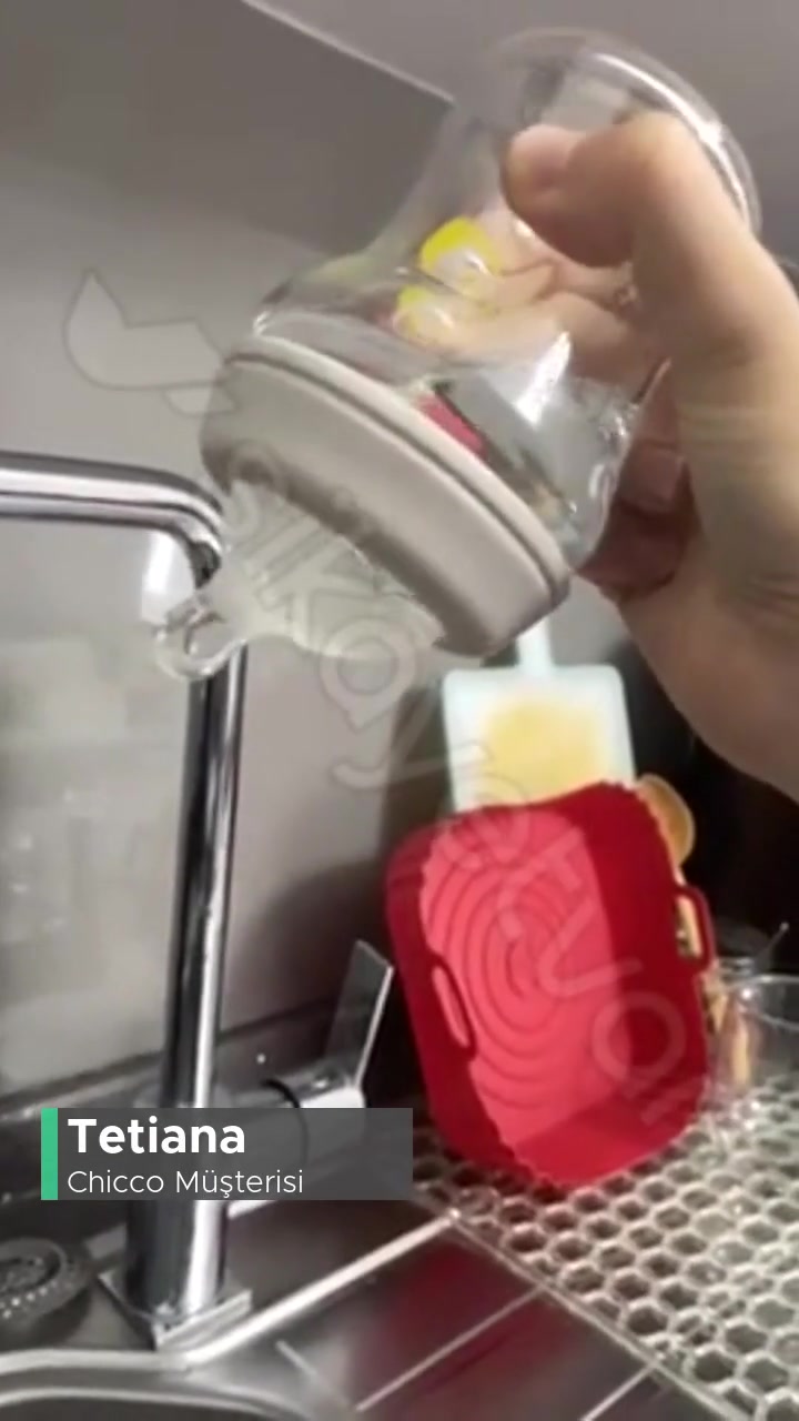 Chicco Natural Feeling Biberon Akıtıyor! videonun kapak resmi