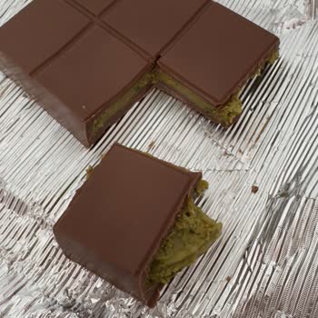 Tehlikeli Ürün: Çikolatanın İçinden Cam Parçası Çıktı