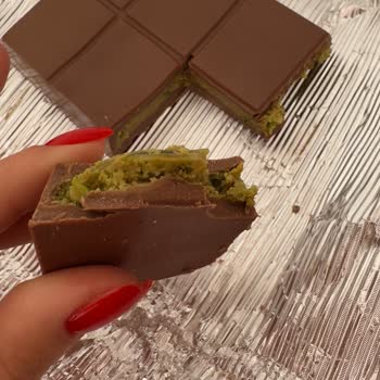 Tehlikeli Ürün: Çikolatanın İçinden Cam Parçası Çıktı