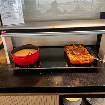 Yemek Ve Temizlik Sorunlarıyla Dolu Bir Deneyim