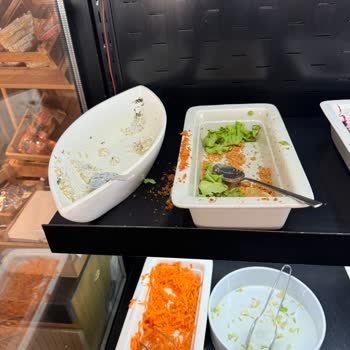 Yemek Ve Temizlik Sorunlarıyla Dolu Bir Deneyim