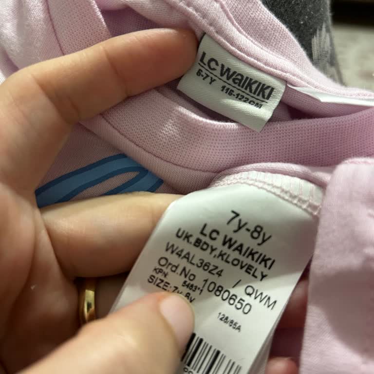 Yanlış Etiketleme Nedeniyle Büyük Gelen Tişört Sorunu