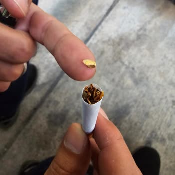 Marlboro Touch Sigarasından Tahta Parçası Çıktı