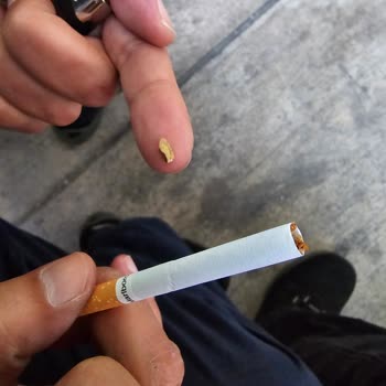 Marlboro Touch Sigarasından Tahta Parçası Çıktı