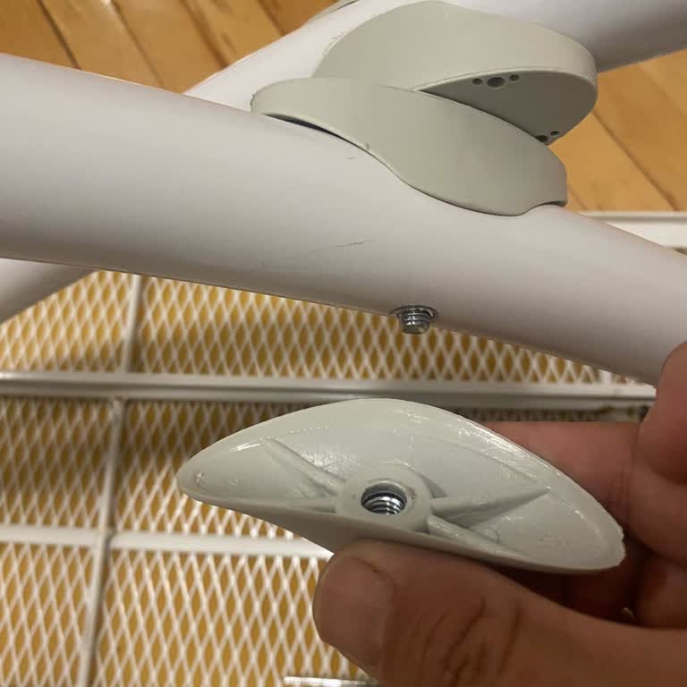 Ütü Masası Vidaları Sorunu