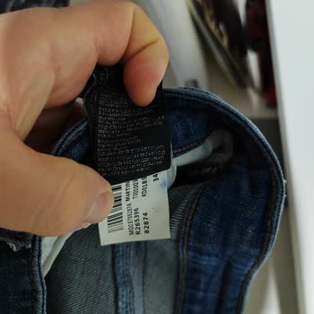 Mavi'den Alınan Jean 4 Ayda Yırtıldı