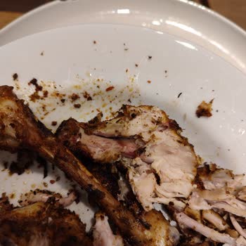 Marmara Forum'da Pişmeyen Tavuk Krizi