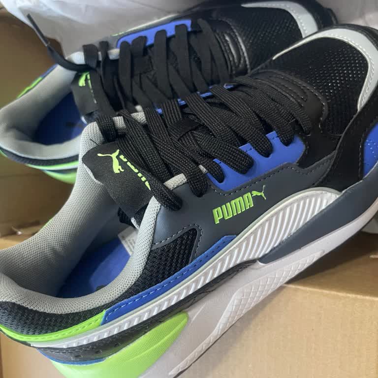 Yanlış Renkli Ayakkabı Ve Değiştirilen Ürün Görseli