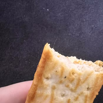 Ülker Krakerden Çıkan Kıl Şoku