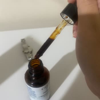 Yanlış Bilgilendirme: Watsons'tan Aldığım C Vitamini Serumu Renk Sorunu