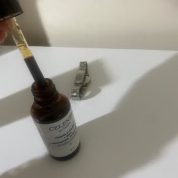 Yanlış Bilgilendirme: Watsons'tan Aldığım C Vitamini Serumu Renk Sorunu