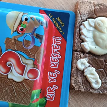 Taze Görünmeyen Çikolatalar: Şok Market Ve Şölen Gıda'ya Şikayet