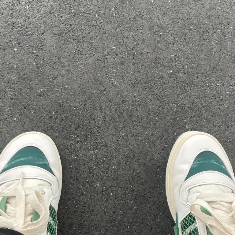 Adidas Ayakkabıda Tekrarlayan Renk Sorunu