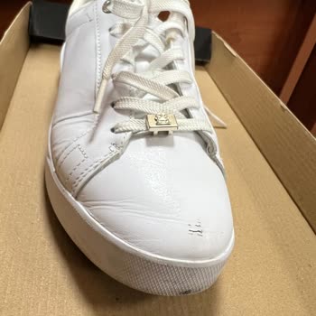 Tommy Hilfiger Shoes Ripped After Minimal Use – Return Request Denied Twice by SuperStep