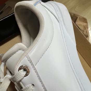 Tommy Hilfiger Shoes Ripped After Minimal Use – Return Request Denied Twice by SuperStep