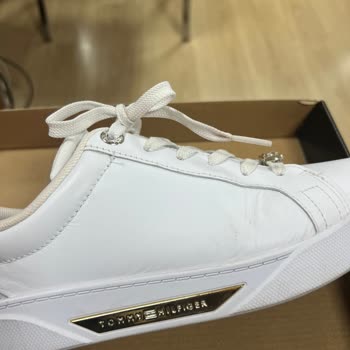 Tommy Hilfiger Shoes Ripped After Minimal Use – Return Request Denied Twice by SuperStep