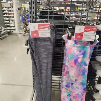 Mağazada Kaba Personel Ve Yanıltıcı Etiketler