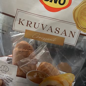 UNO Kruvasan İçinde Plastik Parça Şoku