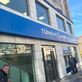 İş Bankası Bulvar Şubesi'nde Müşteri Memnuniyetsizliği