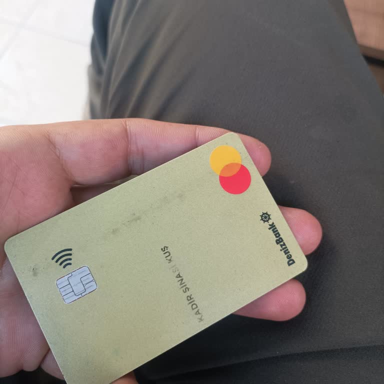 Kredi Kartı Çıkmazı: Banka Ve Şube Arasında Sıkıştım
