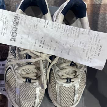 Kısa Sürede Yırtılan Ayakkabı Ve Yetersiz Müşteri Hizmeti