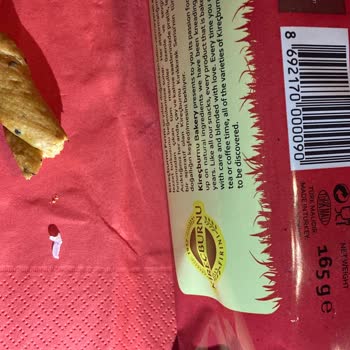 Kireçburnu Fırını'ndan Aldığım Galetada Plastik Parça