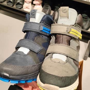 Ecco Gore-Tex Schuhe für 3990 ₺ nehmen Wasser auf und riechen stark trotz Lederqualität