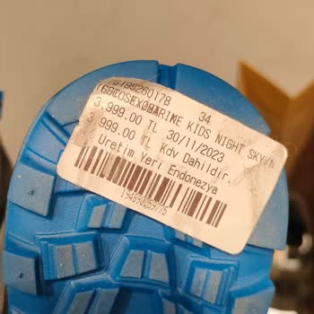 Ecco Gore-Tex Schuhe für 3990 ₺ nehmen Wasser auf und riechen stark trotz Lederqualität