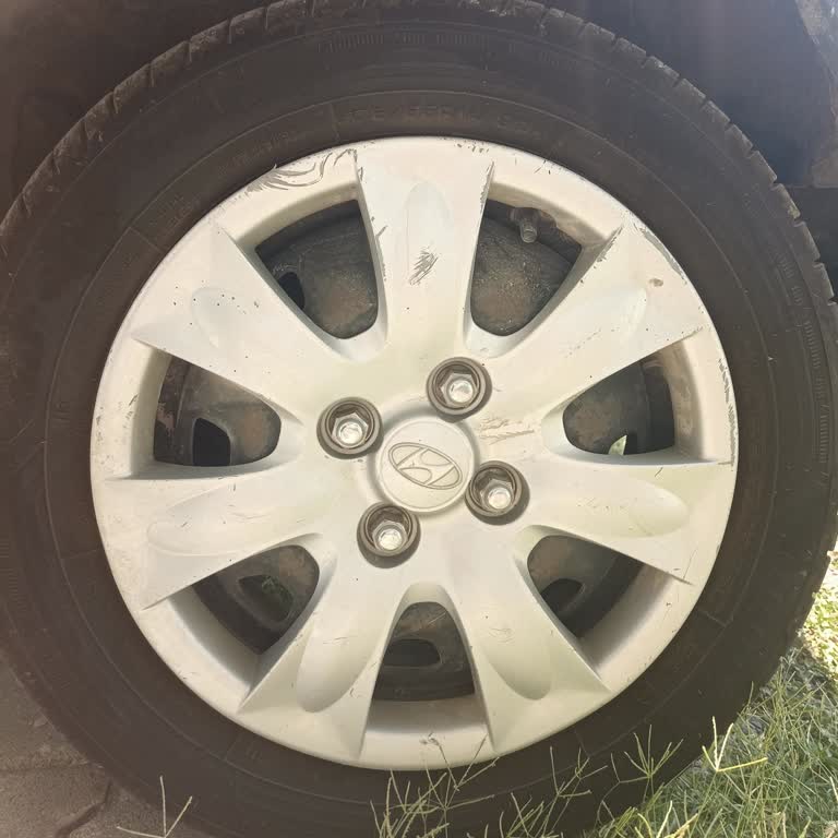 Goodyear Eagle Sport Sommerreifen zeigen schlechte Bodenhaftung und rutschen auf Asphalt