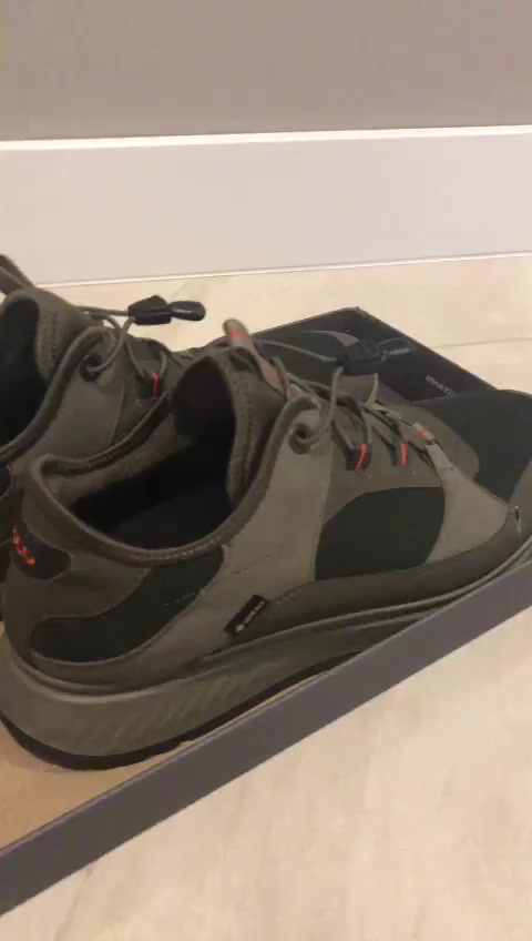 Ecco Schuhe nach einem Monat defekt Laden verweigert Reklamation bei fehlerhaftem Produkt Videovorschaubild