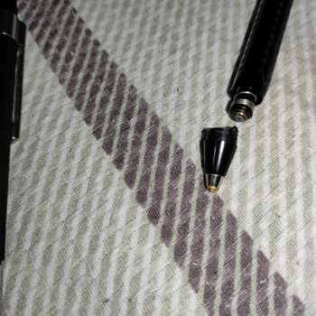 Faber Castell Grip 2009 und TR-Fine Variol L Stift defekt Spitze und Gehäuse beschädigt