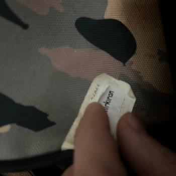 Benetton Schulrucksack Reißverschlüsse defekt Qualität enttäuschend Ersatz erforderlich