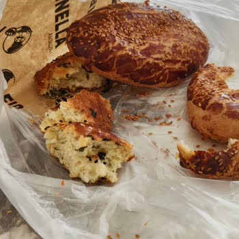 Fırınella Poğaçada Yanmış Kurtlar Vardı!