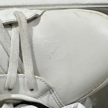 Calvin Klein Ayakkabıda Kabarma Ve Çizgi Sorunu