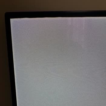 LG OLED TV'de Ölü Piksel Ve Bulutlanma Sorunu