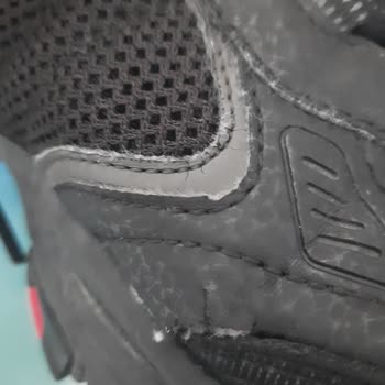 Skechers Ayakkabıda Eşzamanlı Yırtılma Sorunu