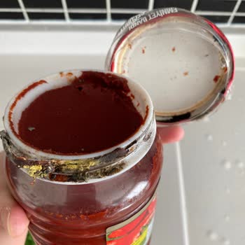 Küflü Kapaklı Domates Salçası Şikayeti