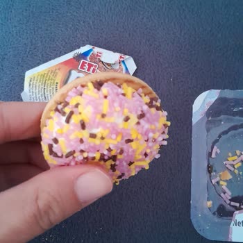 Eti Gıda Bayat Ve Sert Puflar Çocuğumu Soğuttu