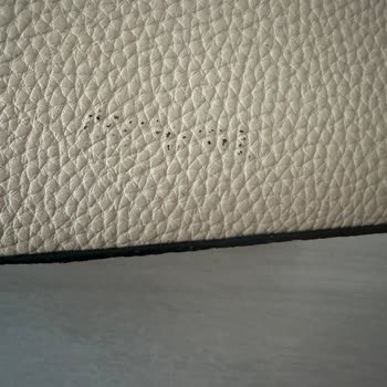 Kullanılmamış Çantada Gizemli Lekeler Ve İlgisiz Mağaza Tavrı