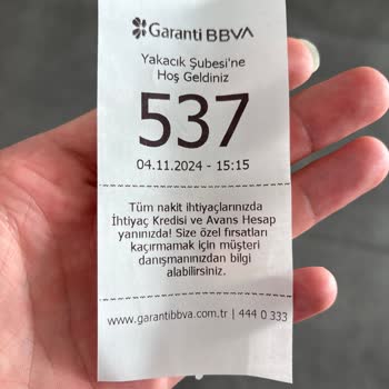 Garanti Bankası Yakacık Şubesinde Sürekli Uzun Bekleme Süreleri