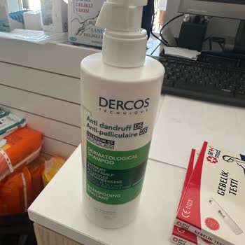 Vichy Dercos Anti-Dandruff Shampoo Quality Issues – Strong Odor and Poor Results