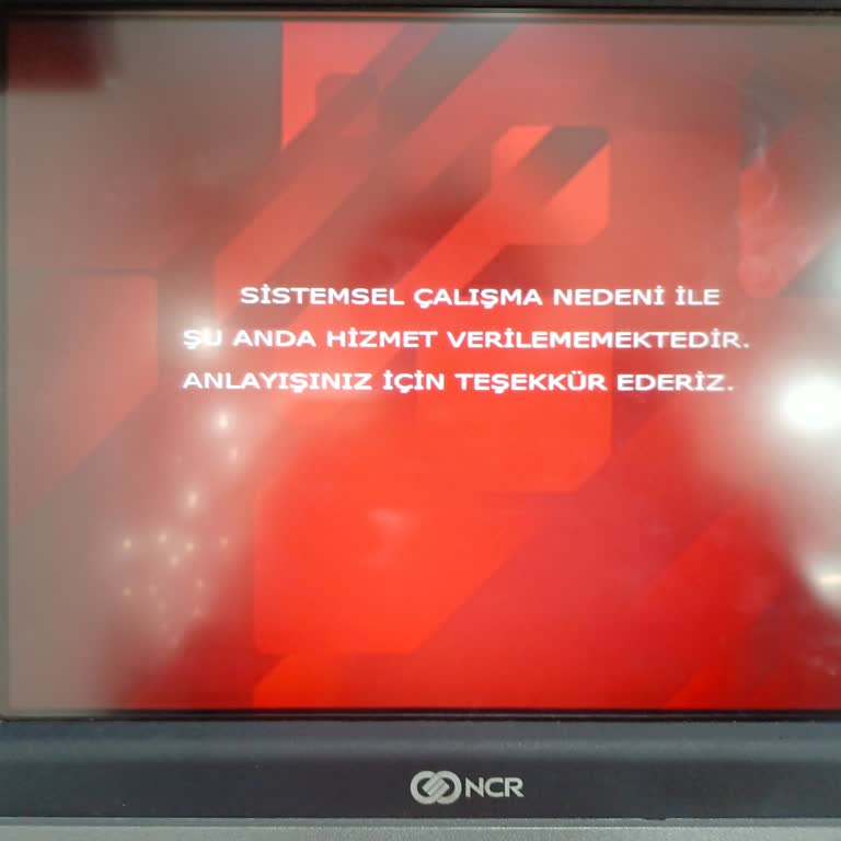 ATM'de Sıkışan Para Ve Geciken Çözüm