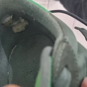Lacoste Ayakkabıda Renk Ve Astar Sorunu