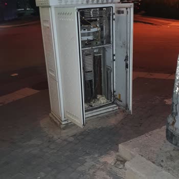 Açık Yüksek Gerilim Kutusu Tehlike Saçıyor