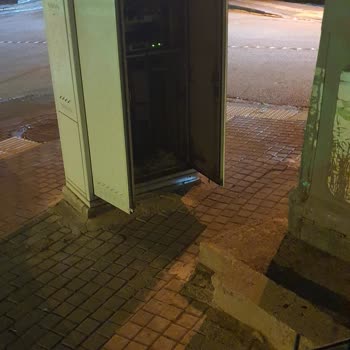 Açık Yüksek Gerilim Kutusu Tehlike Saçıyor