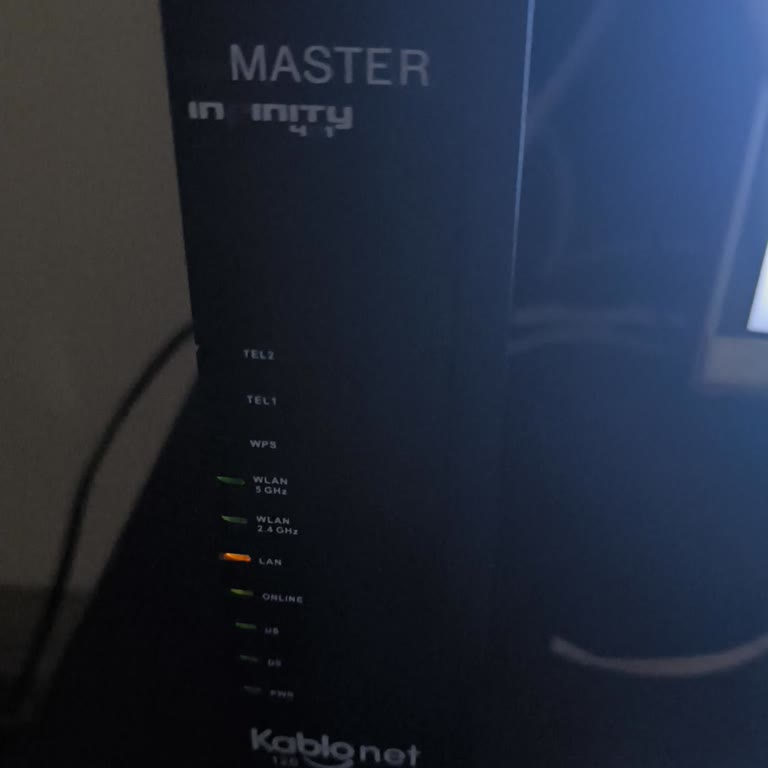 Sürekli Kesilen İnternet Ve İlgisiz Hizmet