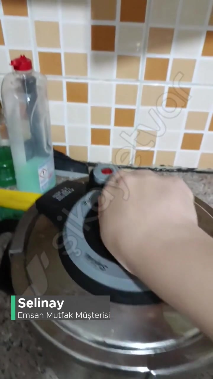 Emsan Düdüklü Tencere Kapak Sıkışması! videonun kapak resmi