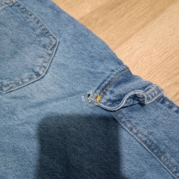 DeFacto Pantolonun Hızla Parçalanması Ve Müşteri Yardım Talebi